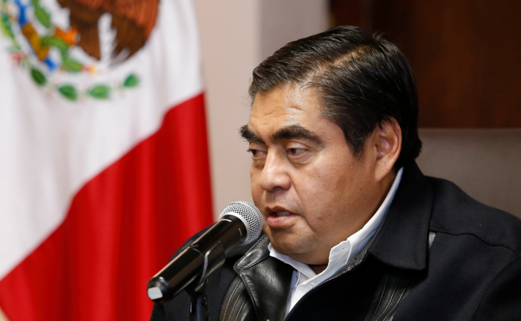 Redoblar esfuerzos, pide Miguel Barbosa Huerta a ediles emanados del movimiento lopezobradorista