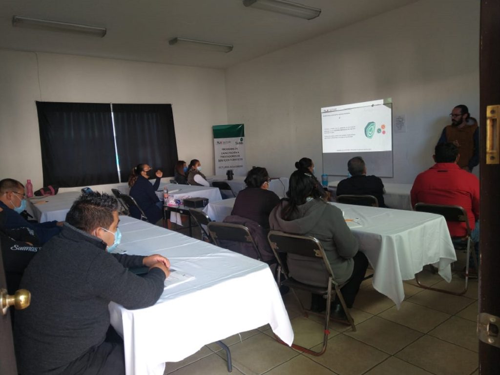 Capacita SECTURE a empresas turísticas para implementar distintivos de calidad.