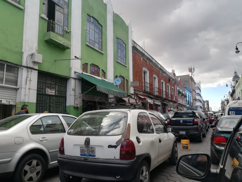 Franeleros hacen su Buen Fin en vía Pública