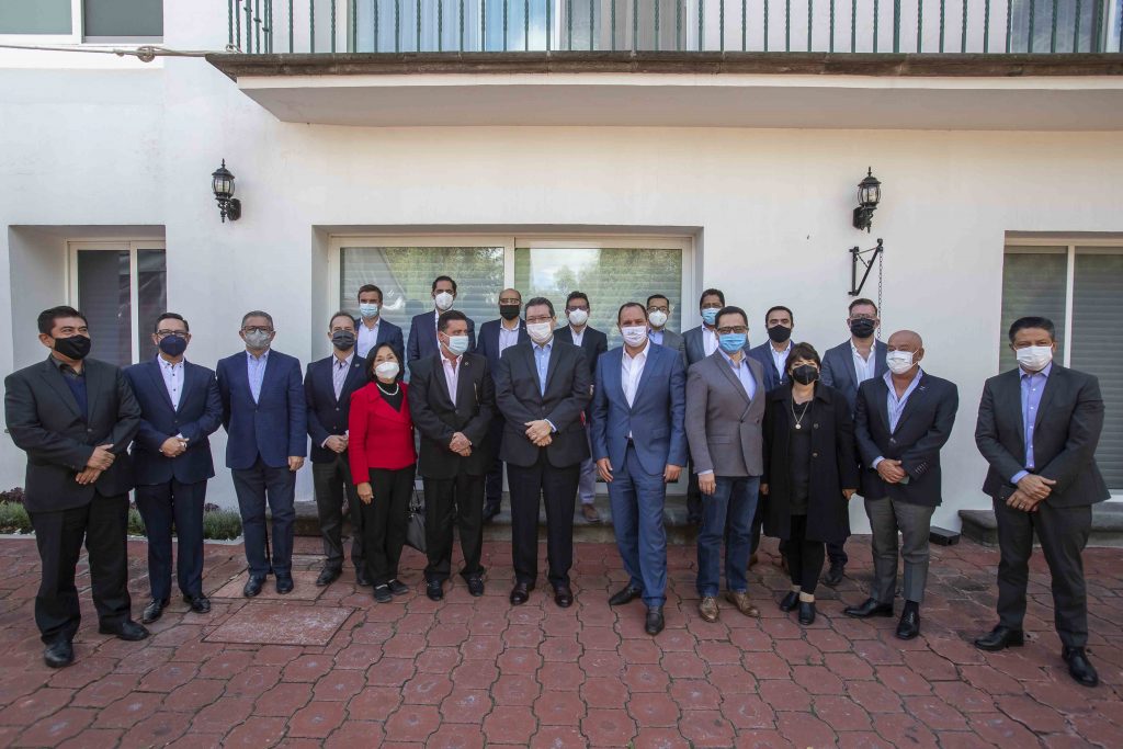 Marco Mena dialoga con empresarios sobre proyectos para 2021.