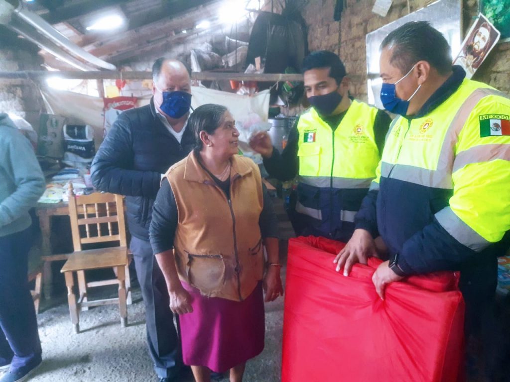 Mantiene CEPC entrega de insumos en municipios por temporada invernal.