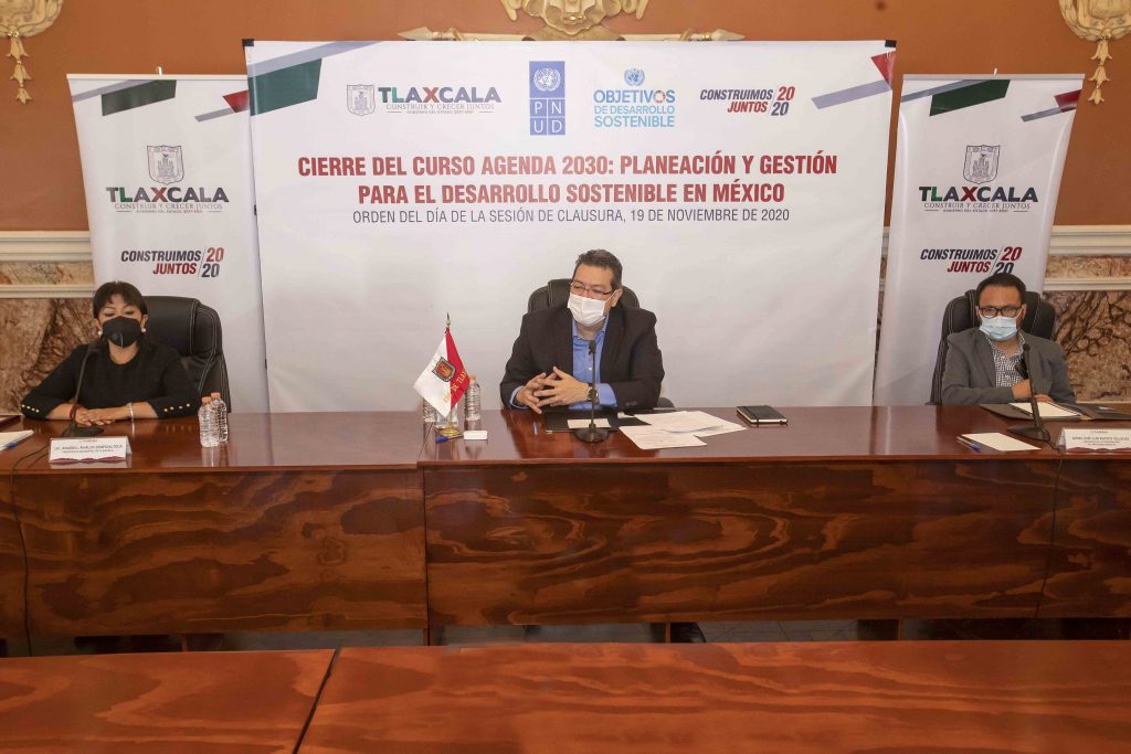 Marco Mena clausura curso de la ONU para el desarrollo sostenible de Tlaxcala.