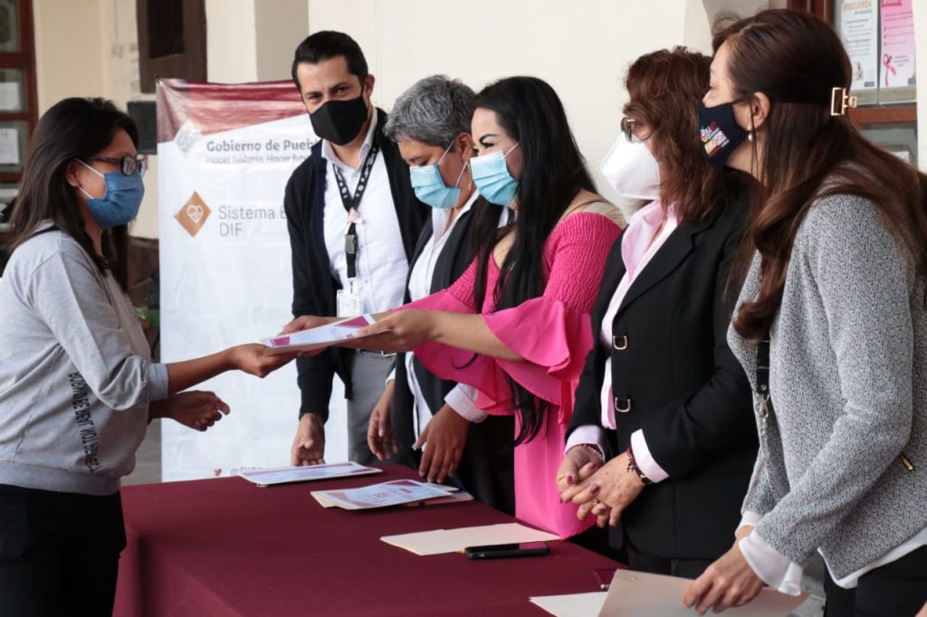 Benefician SEDIF y OXXO a 100 poblanas con mastografías