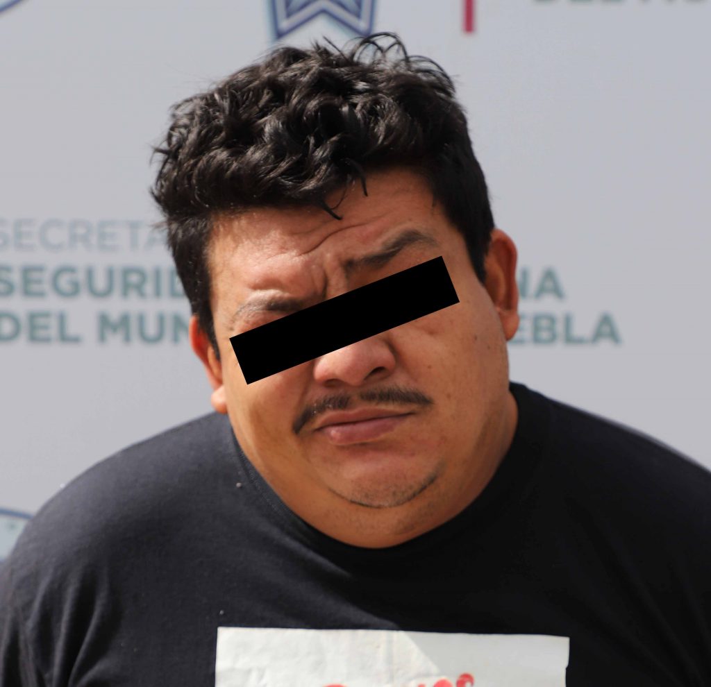 Recuperó policía municipal de Puebla un vehículo robado y detuvo a un probable asaltante.