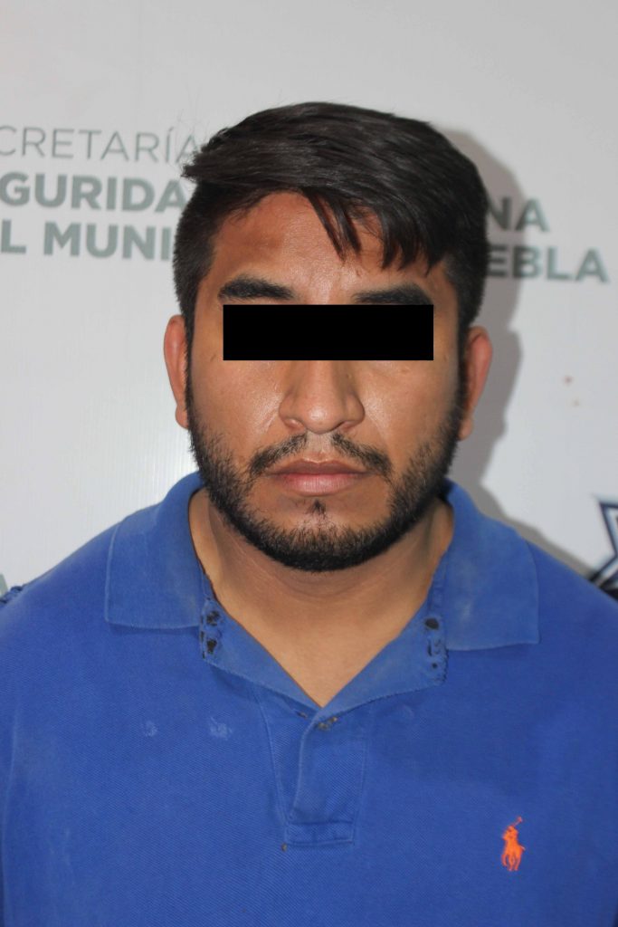 Recuperó Policía Municipal de Puebla una camioneta robada y detuvo a dos probables responsables.