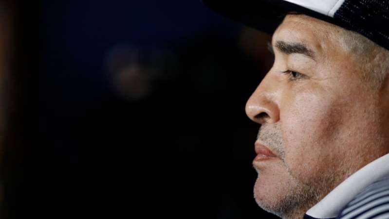 Diego Maradona insiste en dejar el hospital a pesar de la opinión médica