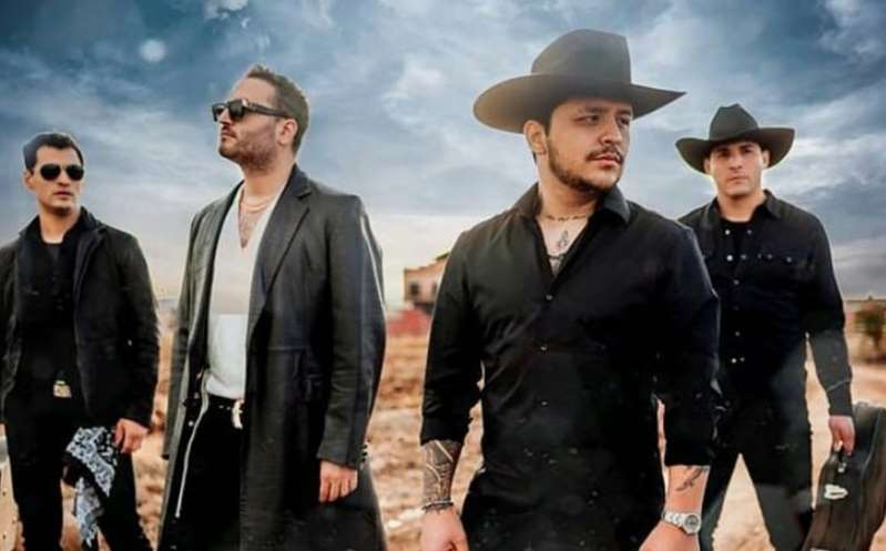 Christian Nodal y Reik lanzan “Poco”, canción para el mal de amores; redes reaccionan con memes