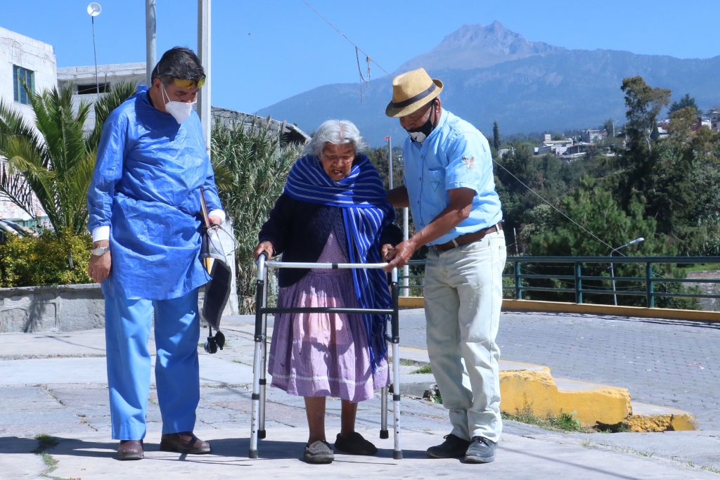 Lleva SEDIF servicios gratuitos de salud a San Miguel Canoa