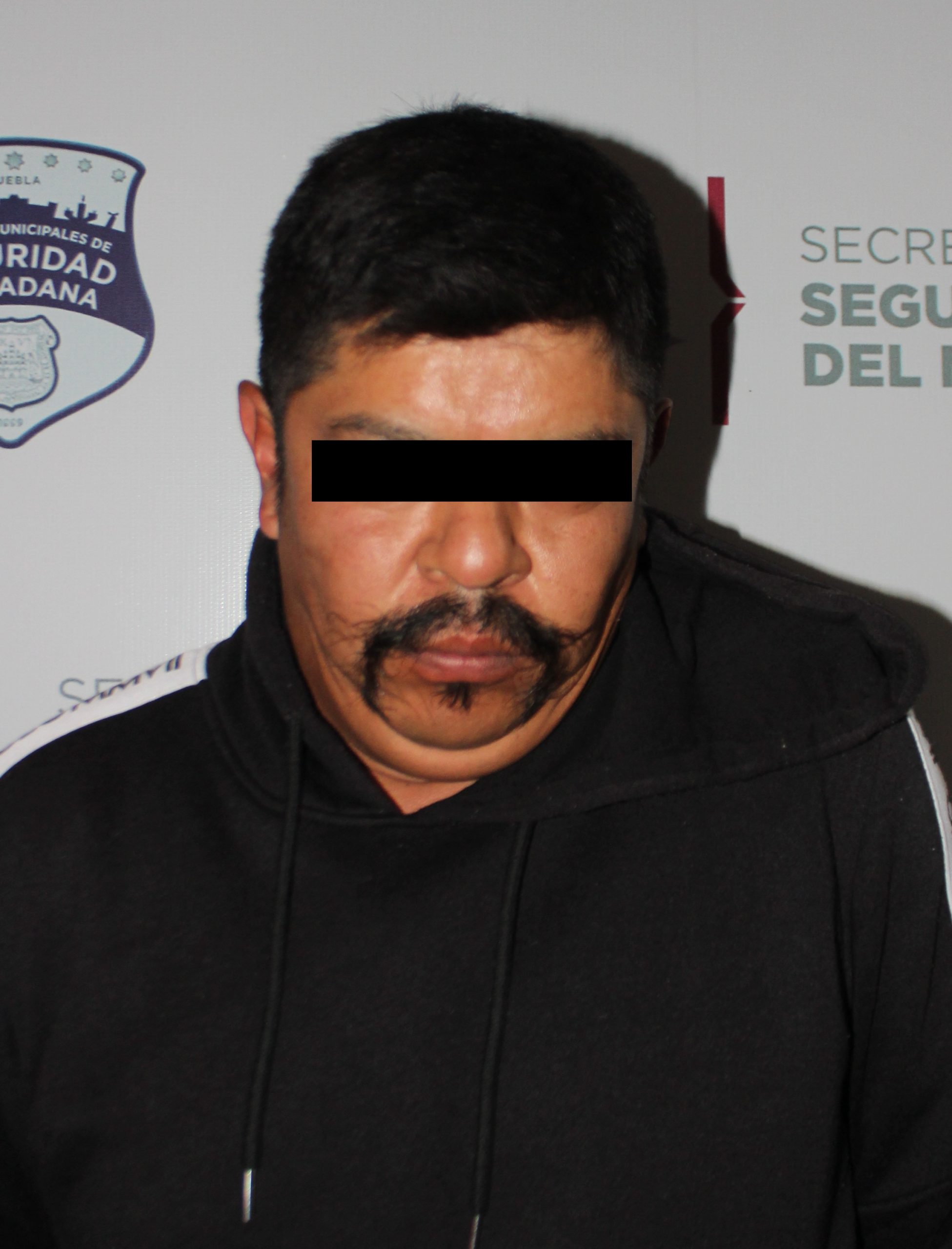 Aseguró Policía Municipal de Puebla un arma de fuego y más de una decena de cartuchos útiles;un hombre fue detenido.