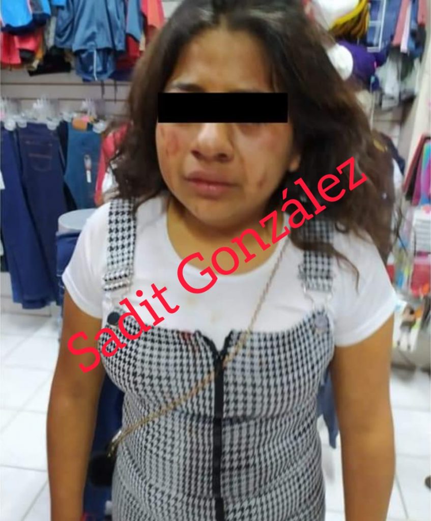 Video desde Puebla: Tehuacán es tierra sin ley y en pleno mercado una turba de desgraciados golpeó a dos jovencitas hasta sangrarlas