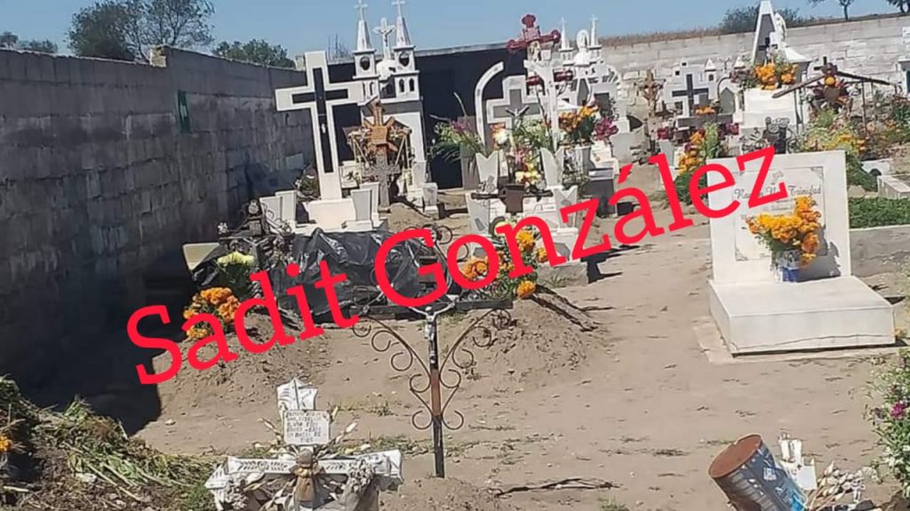 Abandonan un ataúd en el camposanto de San José Chiapa