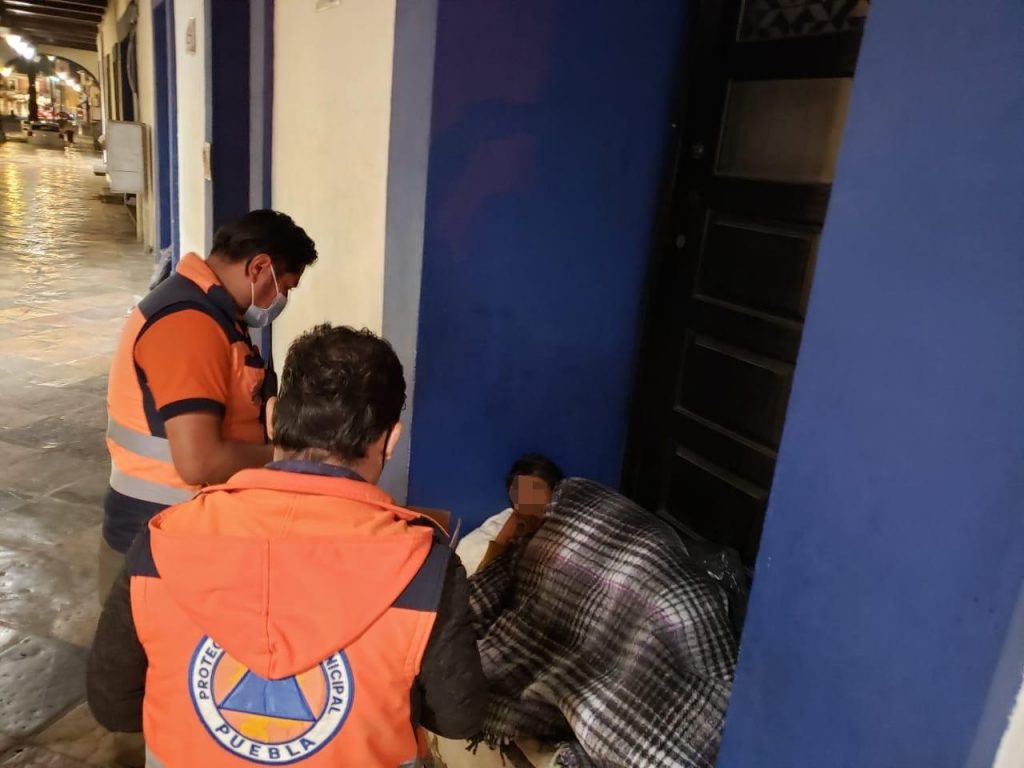 Protección Civil municipal brinda apoyo a personas en situación de calle