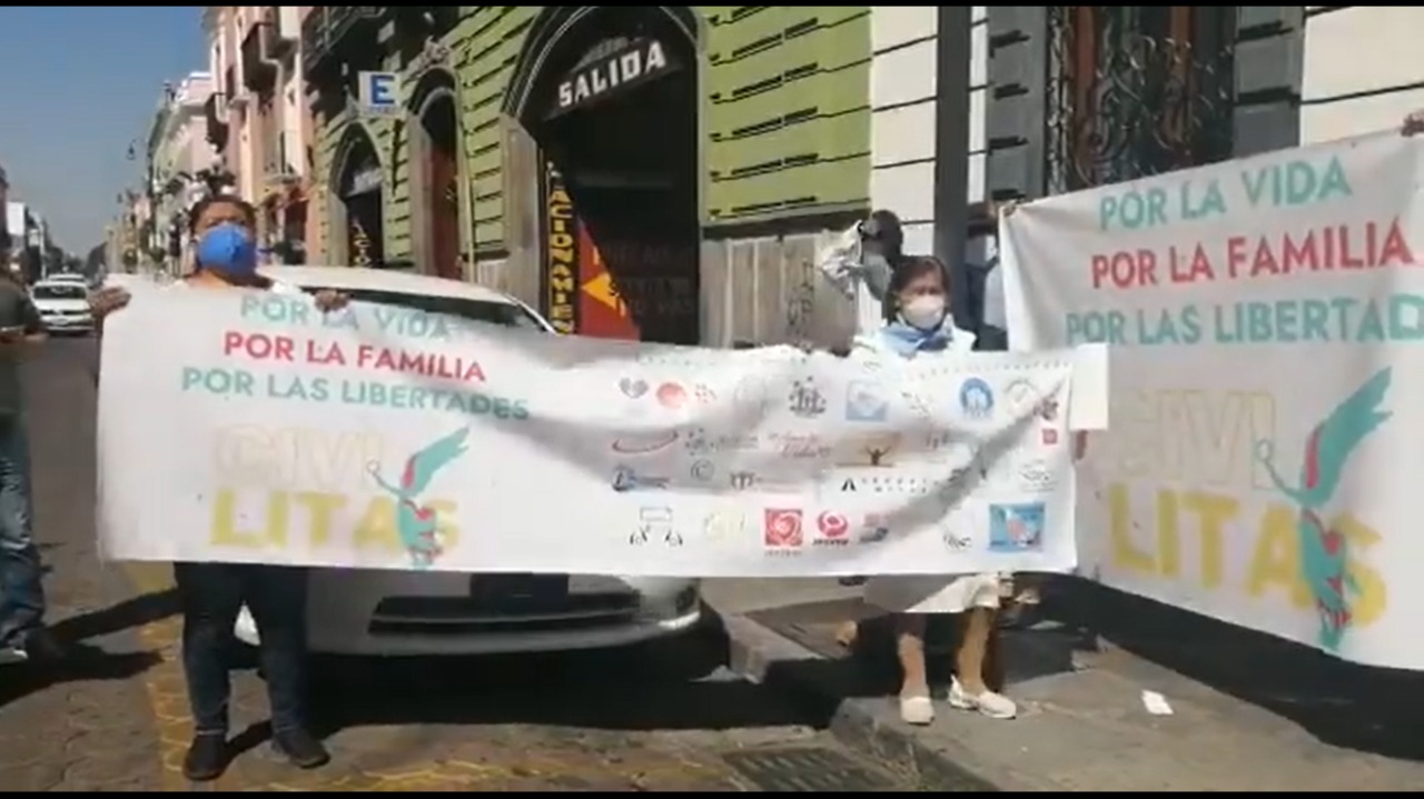 Frente Nacional por la Familia se manifestó afuera del Congreso contra la legalización del aborto