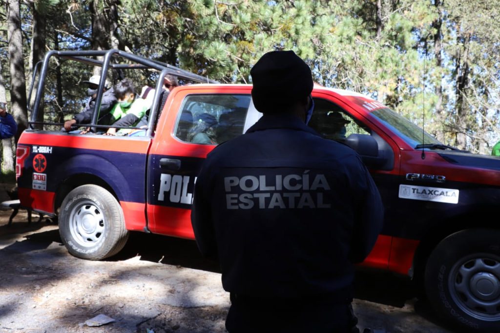 Desde Tlaxcala: Policía de Montaña entrega sanos y salvos con sus familiares a personas rescatadas de la Malinche