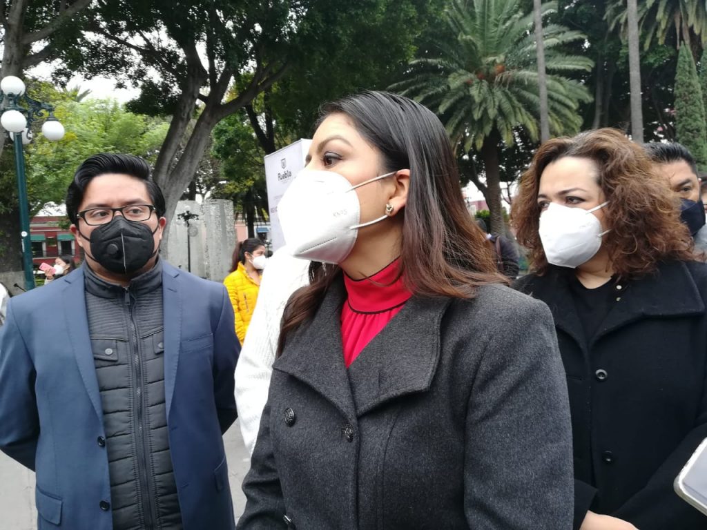 Suma de todas las instituciones y erradicar malas conductas desde familia para combatir los feminicidios, destacó Claudia Rivera