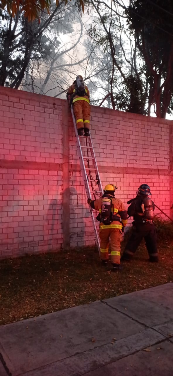 Incendio en propiedad del priísta- peñista Pepe Chedraui alarma a vecinos