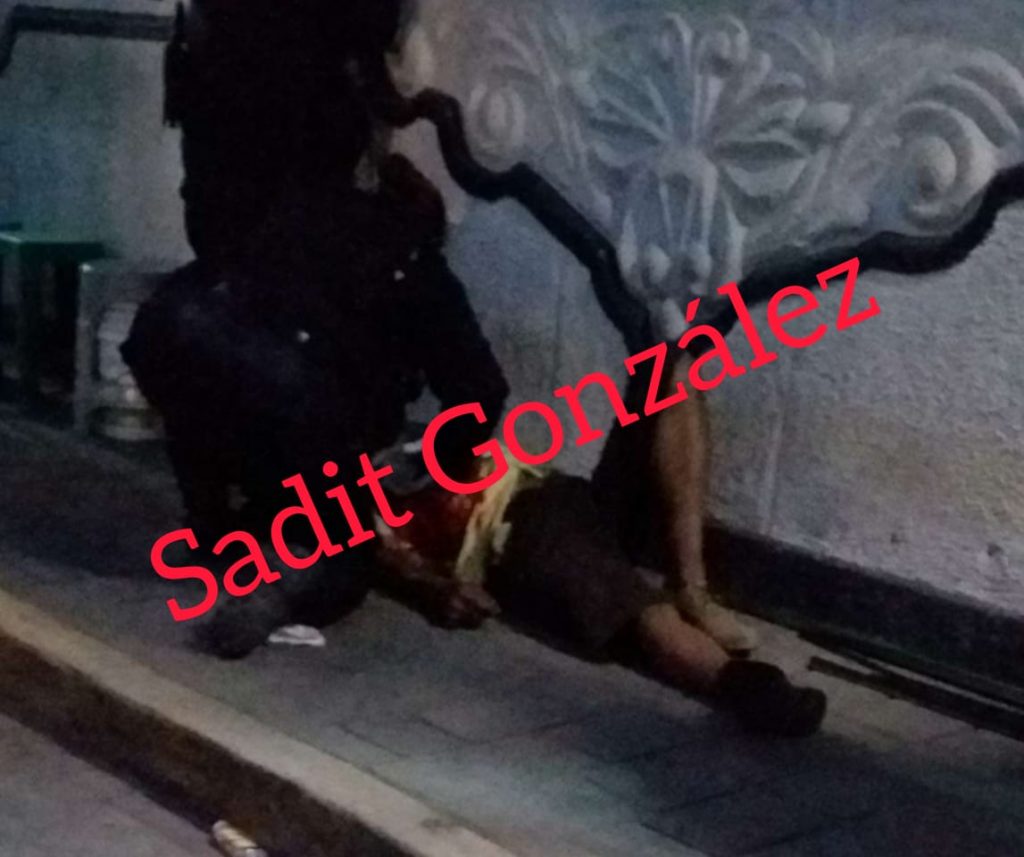 Balean a hombre en pleno centro de Huauchinango