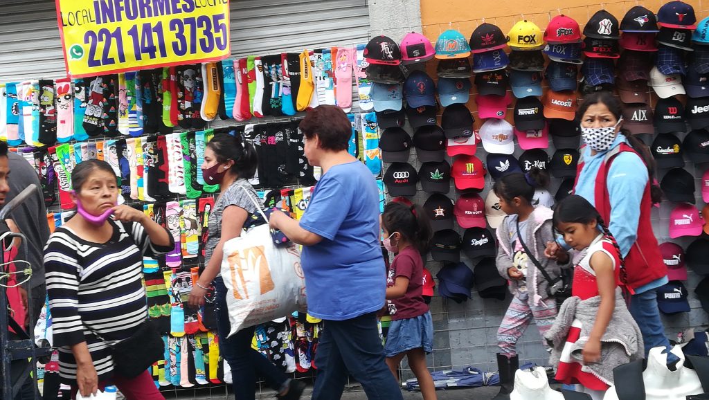 Ambulantes no respetan el Buen Fin y salen a las calles del Centro Histórico
