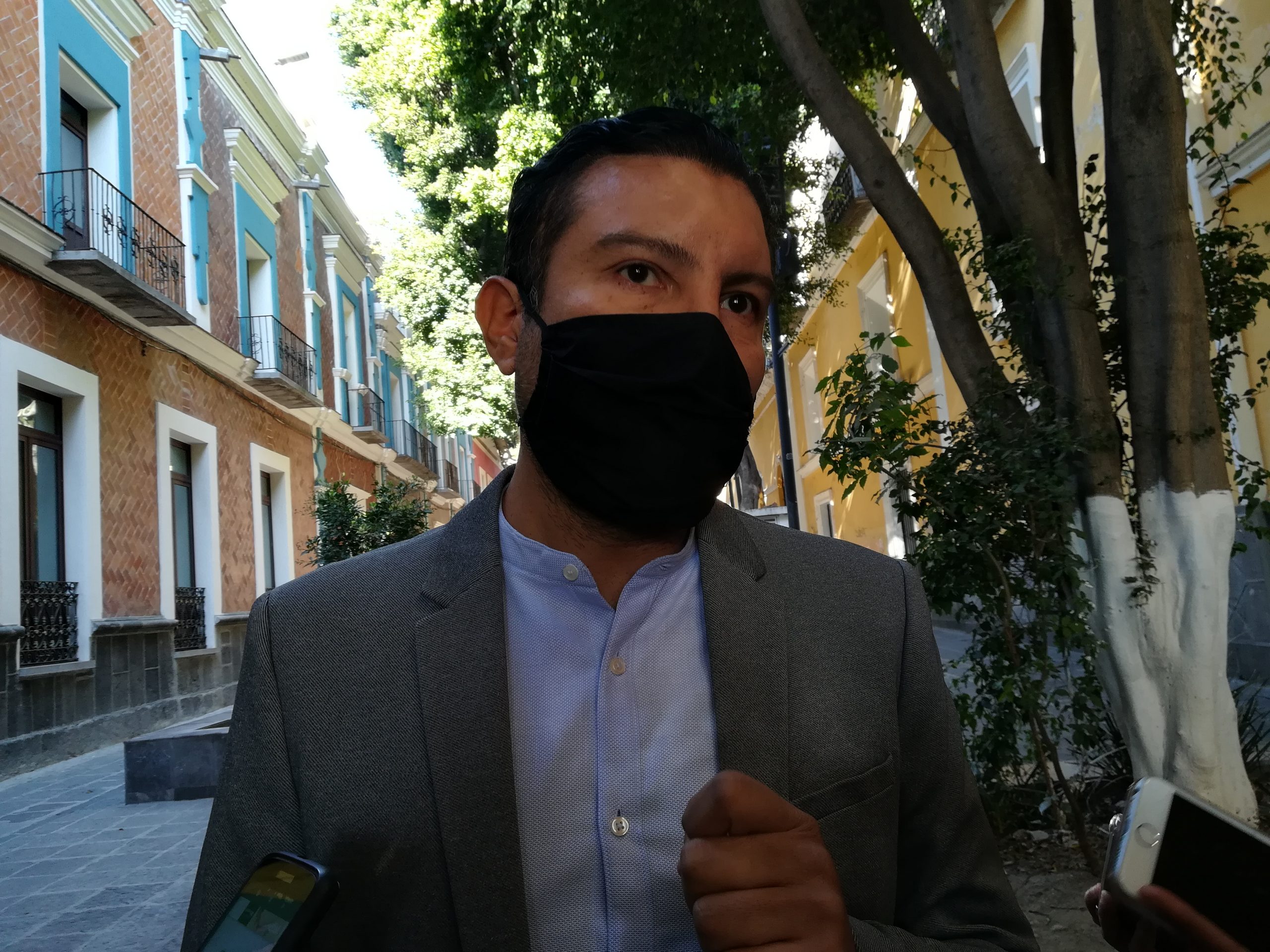 Video desde Puebla: Terrazas móviles siguen en pie pero su puesta en marcha depende de economía : Eduardo Covián