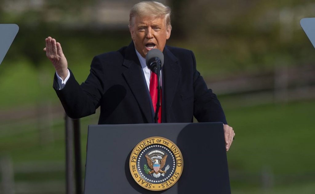 “¡Detengan el conteo!”, exige Trump en Twitter ante ventaja de Biden