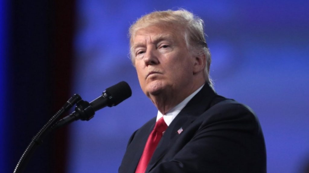 Medidas de Trump contra empresas chinas afectan poco a las bolsas: eToro