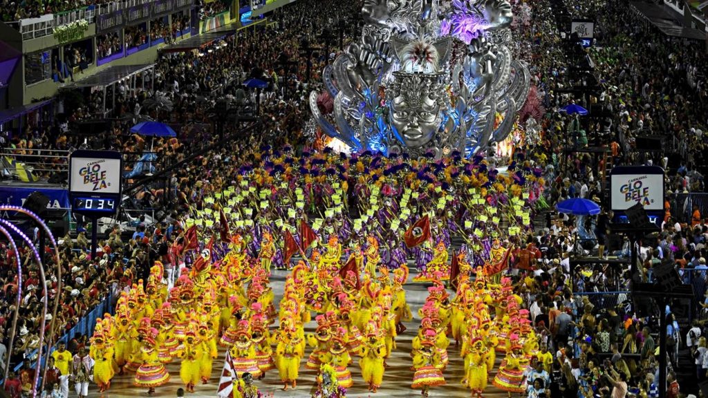 Carnaval en Río solo después de la vacunación contra la COVID-19