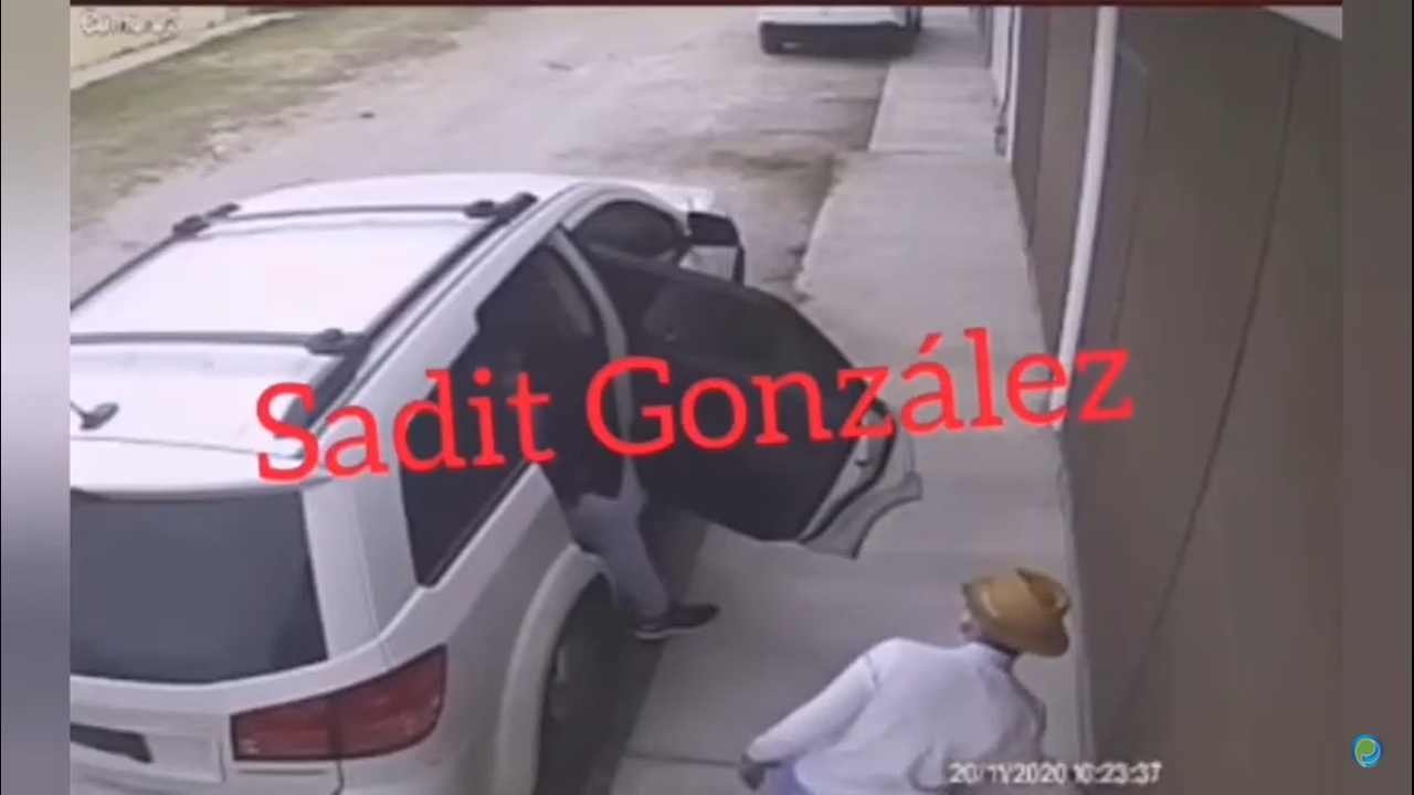 Video desde Puebla: Graban intento de robo a casa habitación en Satélite