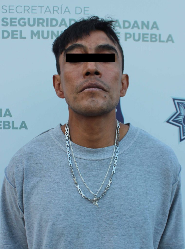 Recuperó Policía Municipal de Puebla cerca de 33 mil pesos en efectivo robados de una ferreteria; dos hombres fueron detenidos.