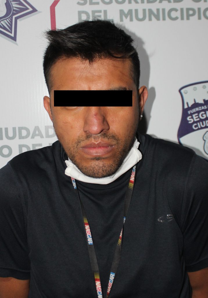 Atrapa la Policía Municipal de Puebla a hombre por robo de vehículo y lo recupera