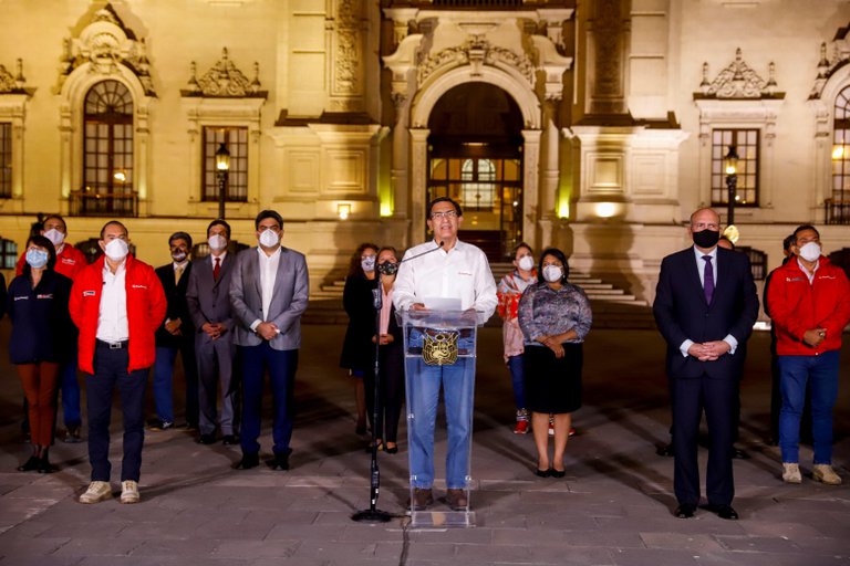 Martín Vizcarra dijo que deja la presidencia de Perú “con la frente en alto”