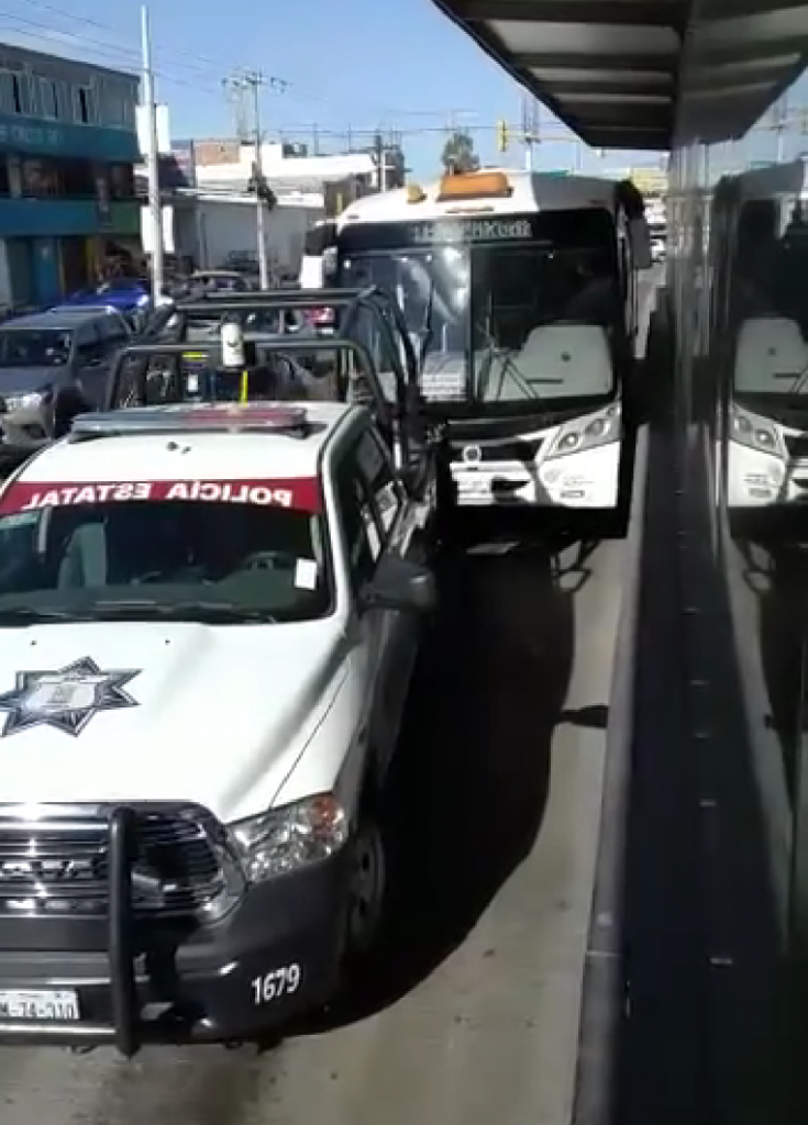 Video desde Puebla: Percance entre unidad del Ruta Puebla y una patrulla de la Secretaría de Seguridad Pública