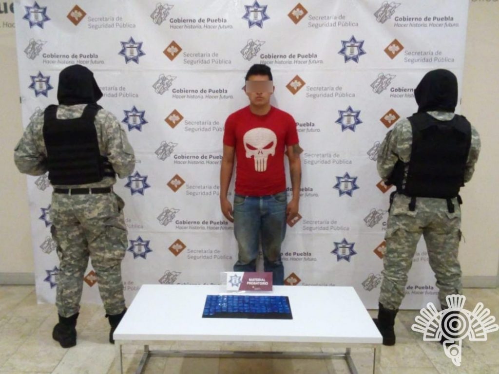 En Huehuetla, Policía Estatal captura a dos presuntos distribuidores de droga