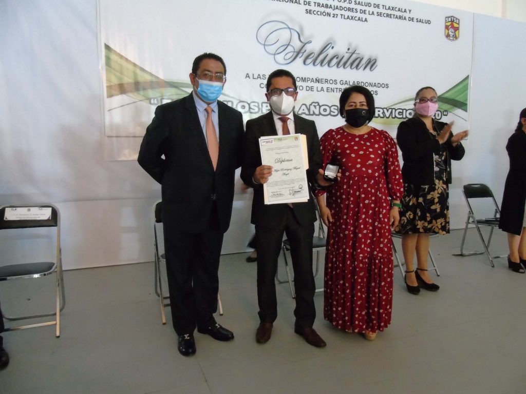 Reconoce SESA labor de 240 trabajadores por años de servicio 