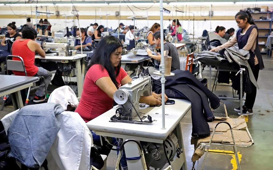 El Índice Global de Productividad Laboral de la Economía (IGPLE) con base en horas trabajadas disminuyó (-)6.4%