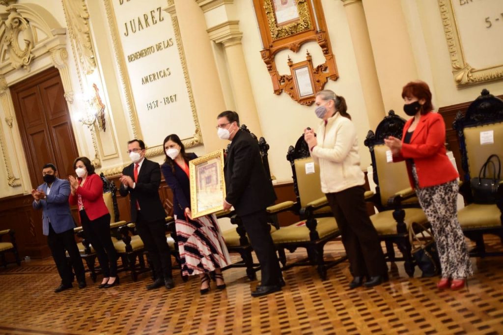 Ayuntamiento de Puebla entrega Real Provisión a promotores de acceso a la información