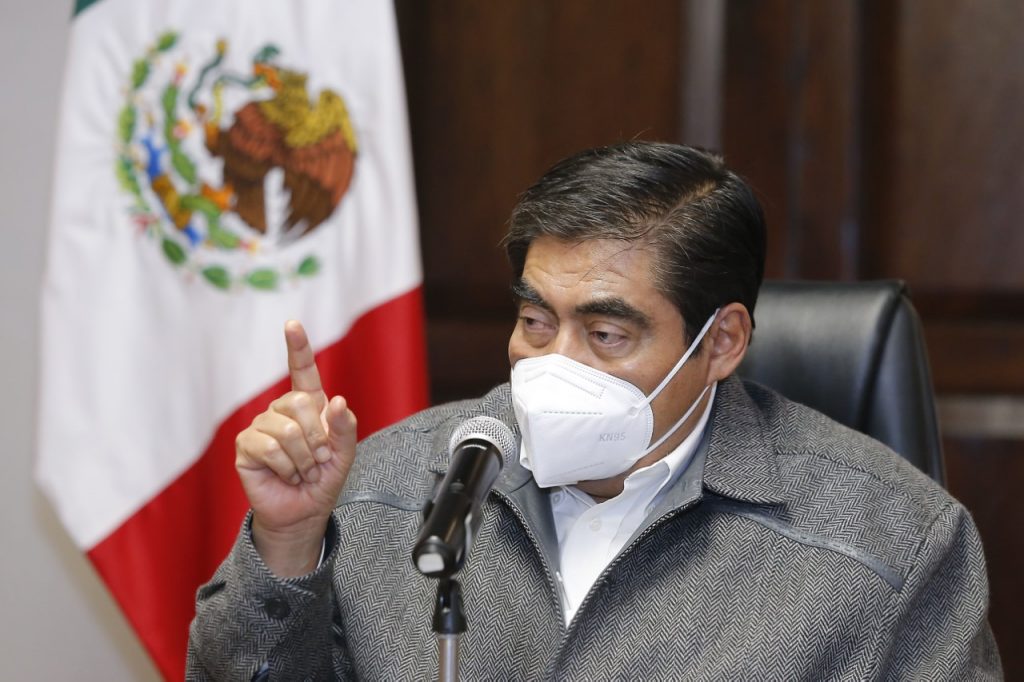 Si en esta época decembrina no se atienden las medidas contra la contingencia, las consecuencias serán severas para el sistema de salud, alertó el gobernador Miguel Barbosa Huerta