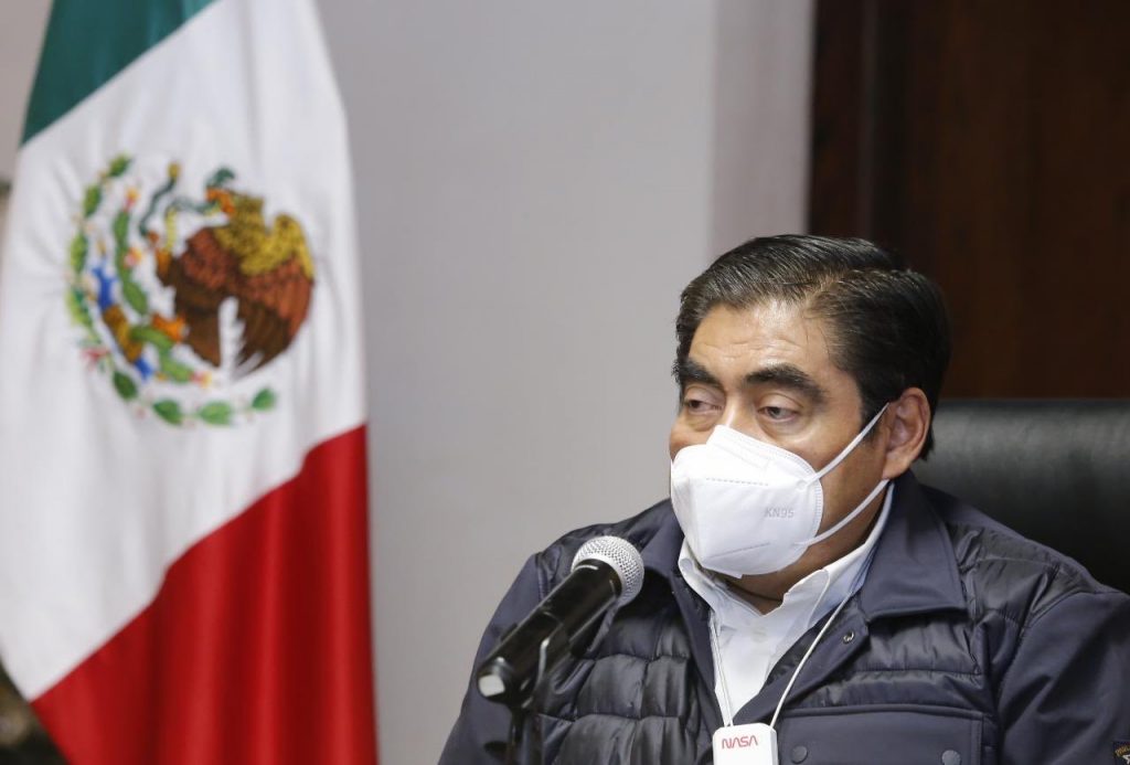 Gobierno de Puebla cerró actividades no esenciales hasta el 11 de enero y limitó transporte público