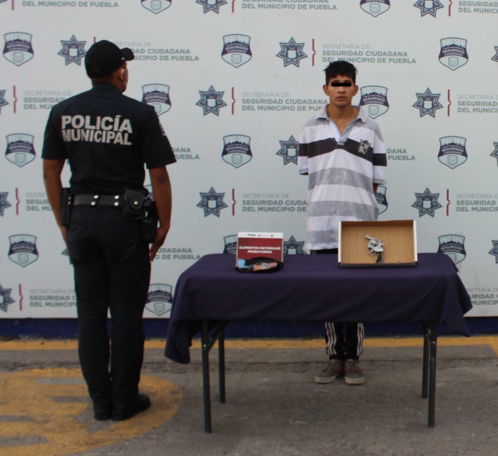 Mediante seguimiento,ubicó y detuvo Policía Municipal de Puebla a hombre presuntamente dedicado al robo de motocicletas.