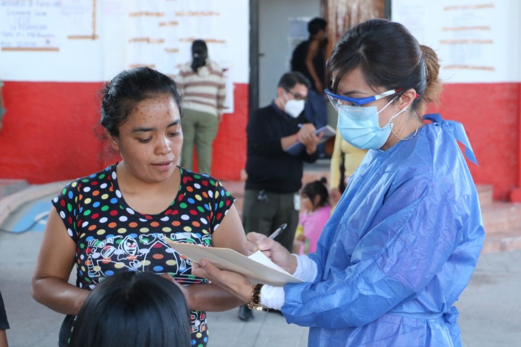 Beneficia SEDIF a habitantes de La Resurrección con servicios de salud