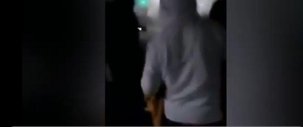 Video desde Puebla: Bebé nace en la calle, luego de que a la madre le niegan atención en el hospital de Tehuacán