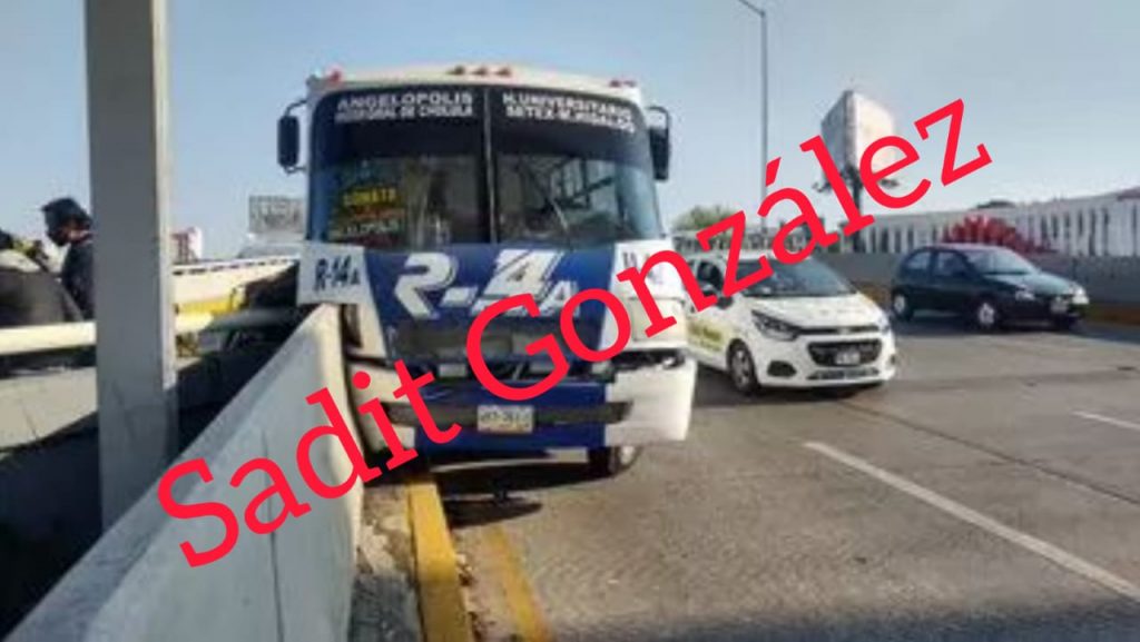 Choca Ruta 14A y deja cinco lesionados en Angelópolis