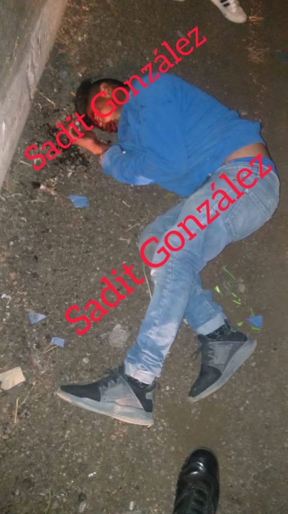 Ratero atrapado y golpeado por vecinos en Lomas de Arboledas