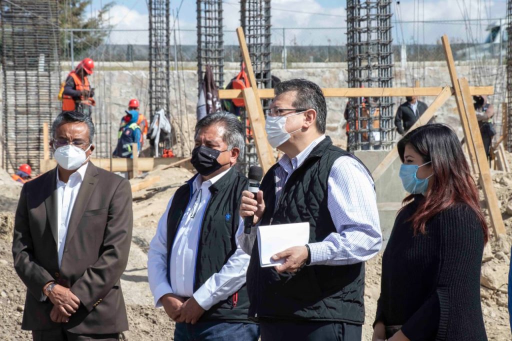 Marco Mena supervisa trabajos de infraestructura en la Uptrep