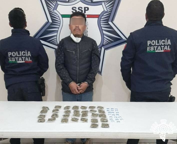 En Amozoc, Policía Estatal detiene a presunto distribuidor de droga