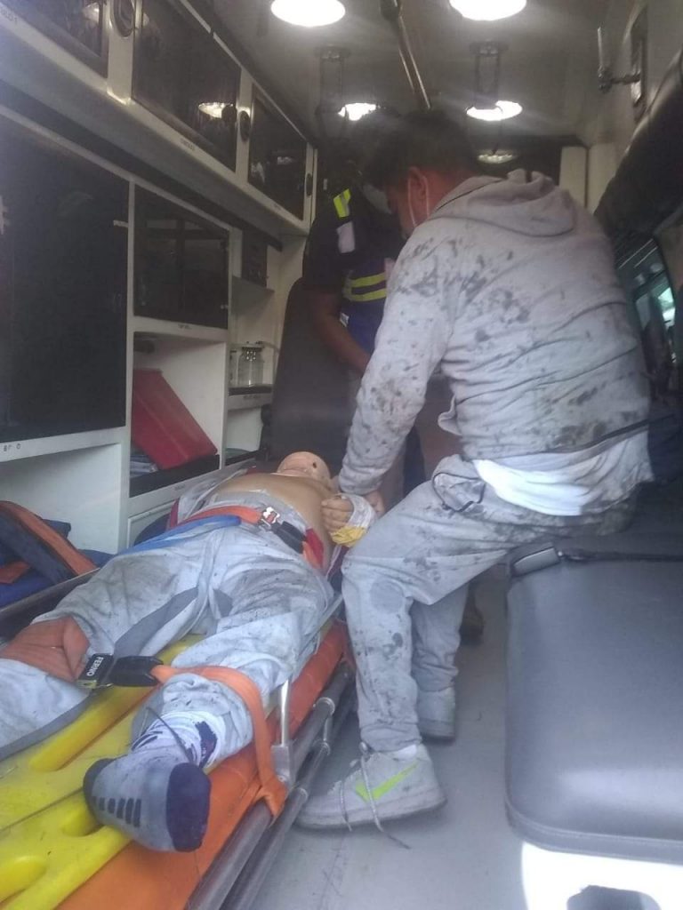 Fotonota: Un lesionado por volcadura en la carretera Acajete-Teziutlan