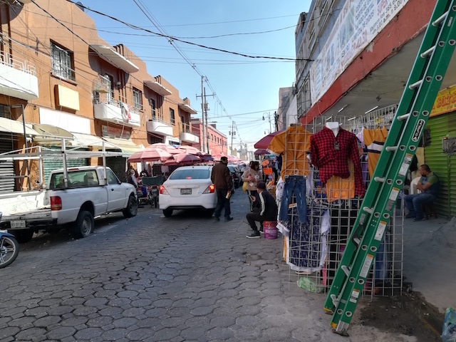 Zona del mercado 5 de Mayo, sin medidas sanitarias y con alta movilidad