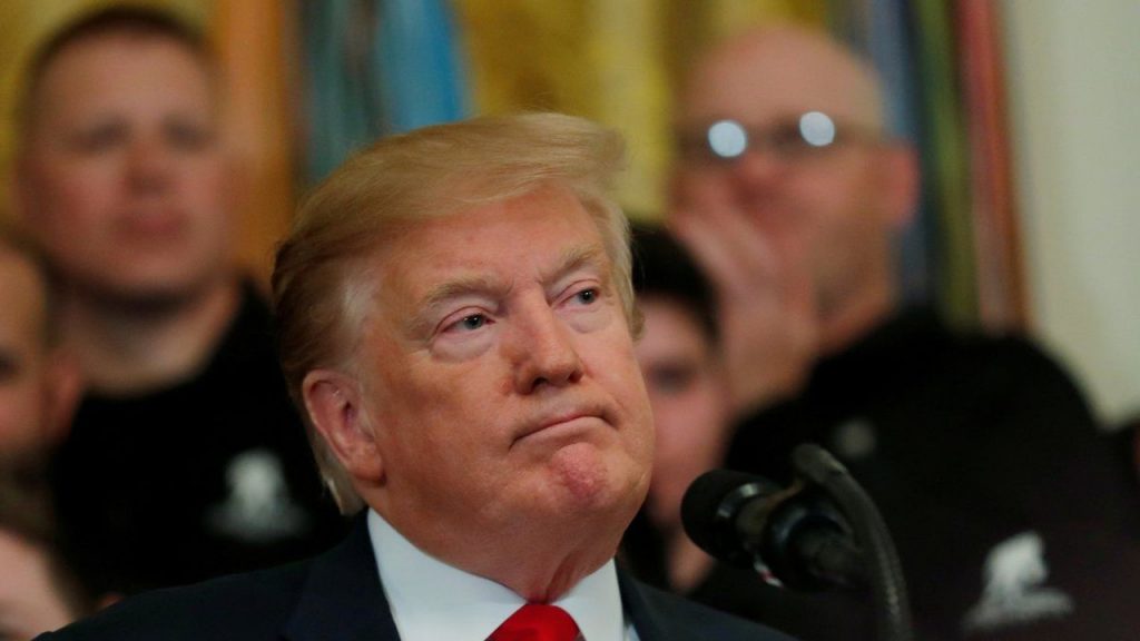 Buscan anular veto de Trump a presupuesto de defensa