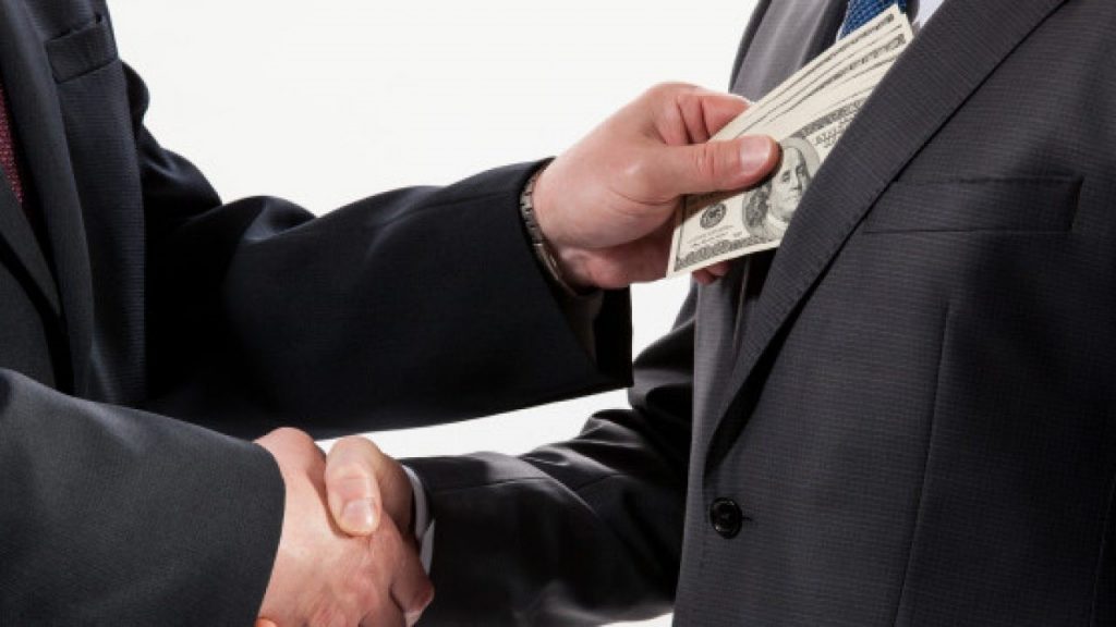 En el país, la prevalencia de corrupción mantiene una tendencia creciente de 2013 a 2019, al pasar de 12 a casi 16 víctimas de corrupción por cada 100 habitantes