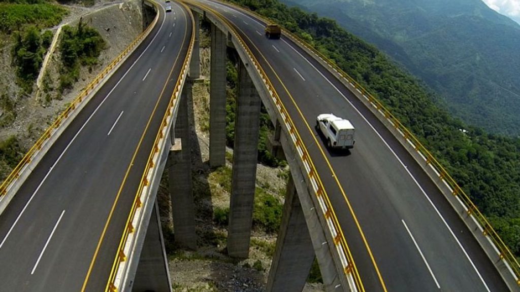 La RNC integra 174,779.81 km de carreteras, 527,345.62 km de caminos rurales, 21,989.98 km de veredas y 78,458.18 km de vialidades