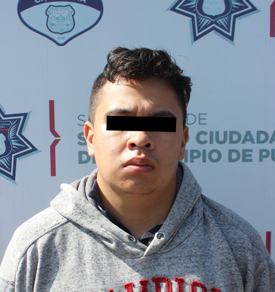 Detuvo unidad táctica de reacción de la SSC de Puebla a dos hombres por portación ilegal de arma de fuego.